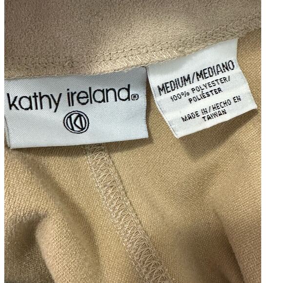 Kathy Ireland beige velvet sleeveless v neck top size Medium - Picture 3 of 10